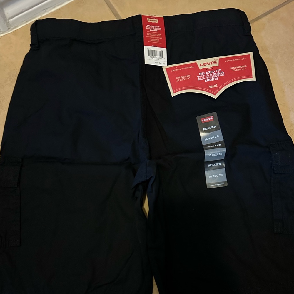 Levi cargo shorts
